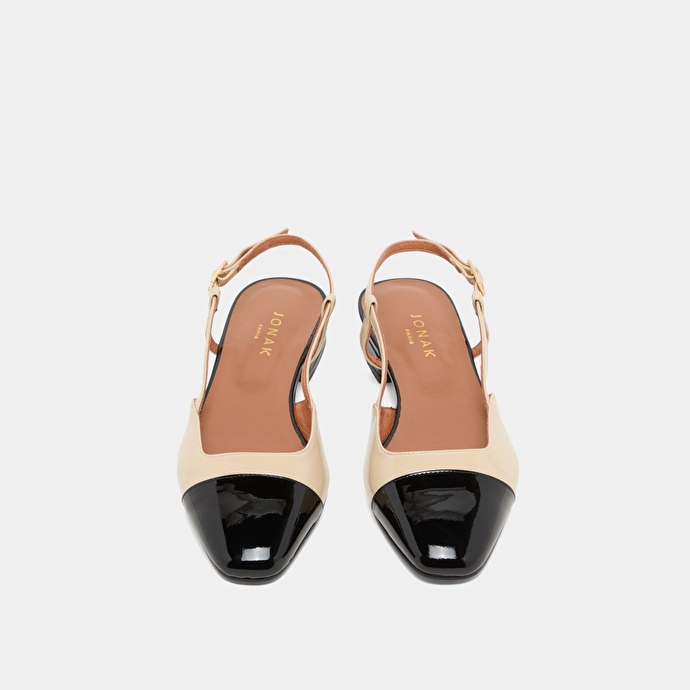 ballerines ouvertes devant
