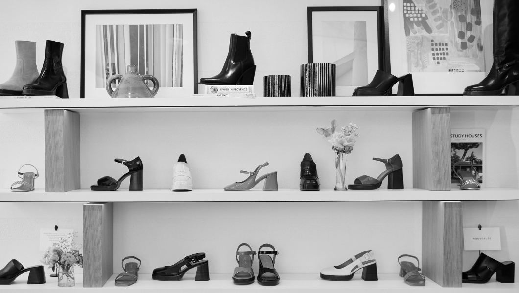 Le concept de nos boutiques a été élaboré par le designer Mika Violetta.