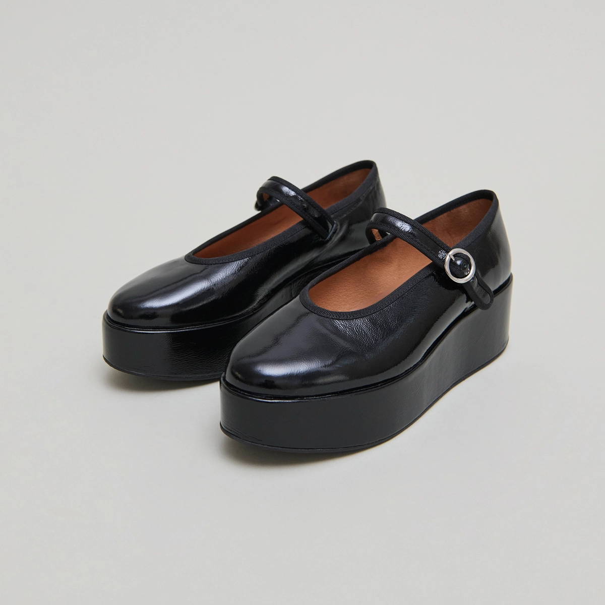 Ballerines à plateformes en vernis plissé noir | DODA | Jonak