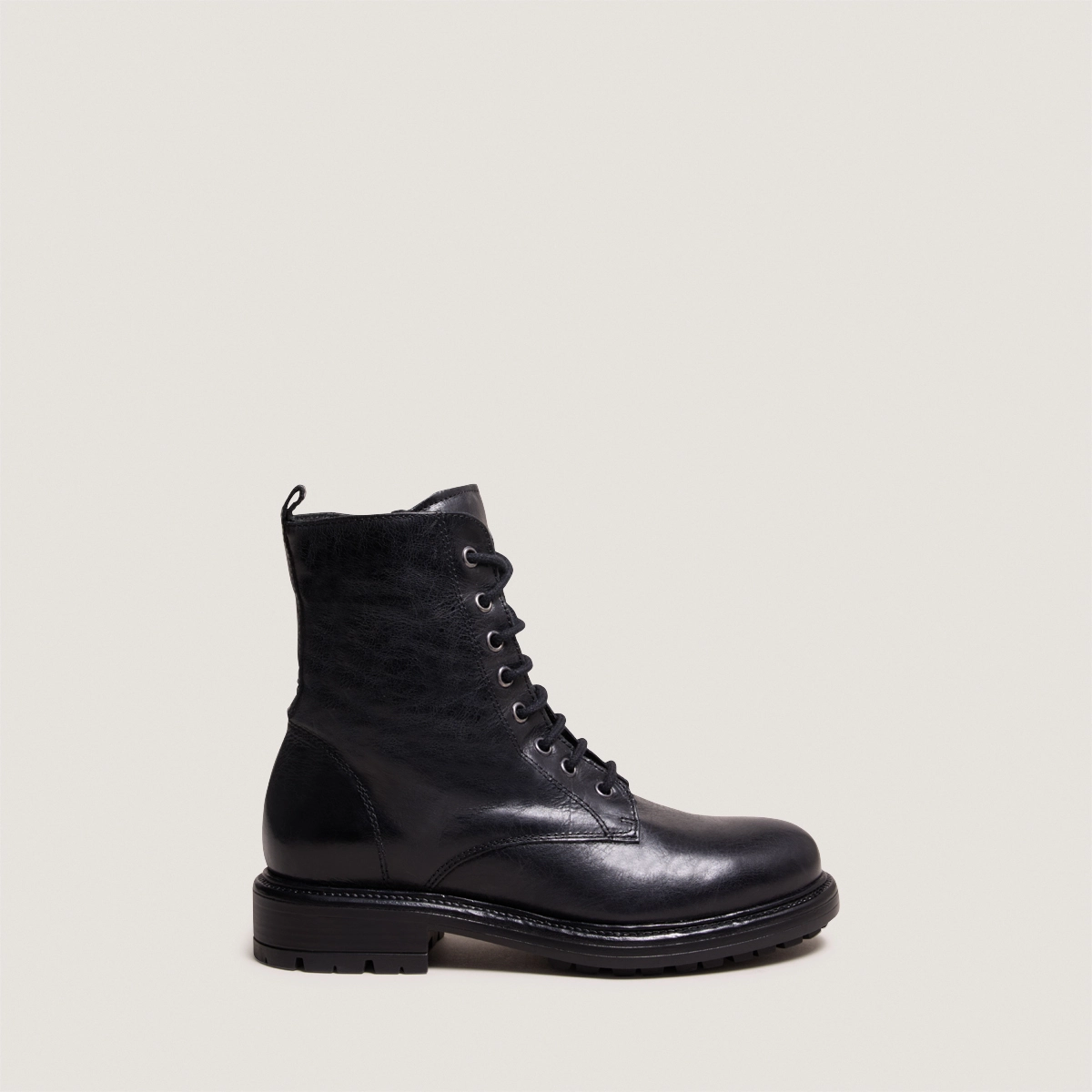 Boots à lacets et semelles crantées en cuir noir | CELIMENE | Jonak