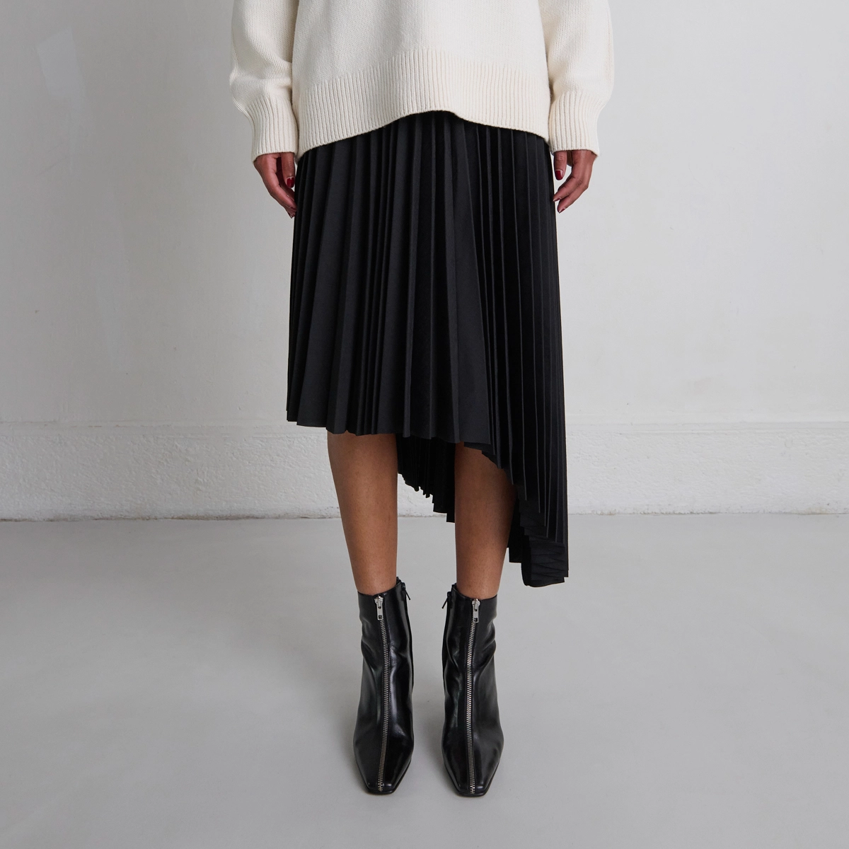 Bottines à talons et fermetures éclairs ... en cuir noir | DANZA | Jonak