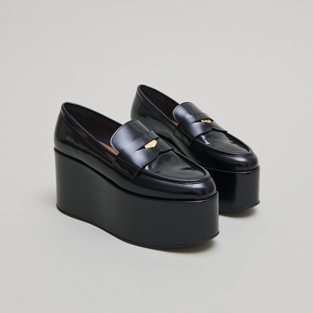 Mocassins &agrave; plateformes en cuir glac&eacute; noir | DOPO | Jonak