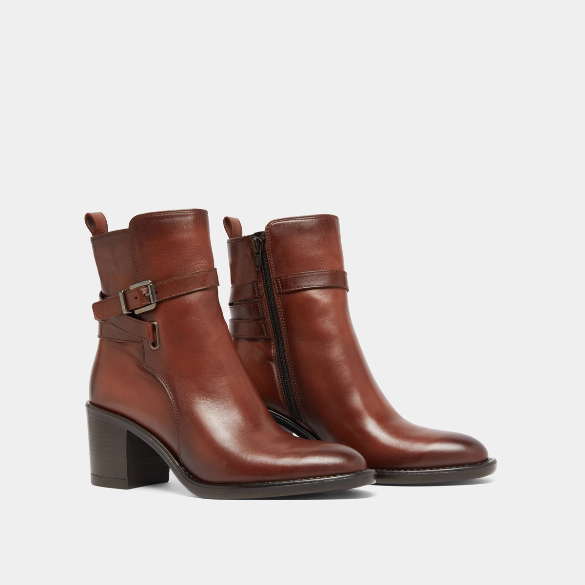 Bottines à talons et boucles en cuir patiné cognac | CAJOU | Jonak
