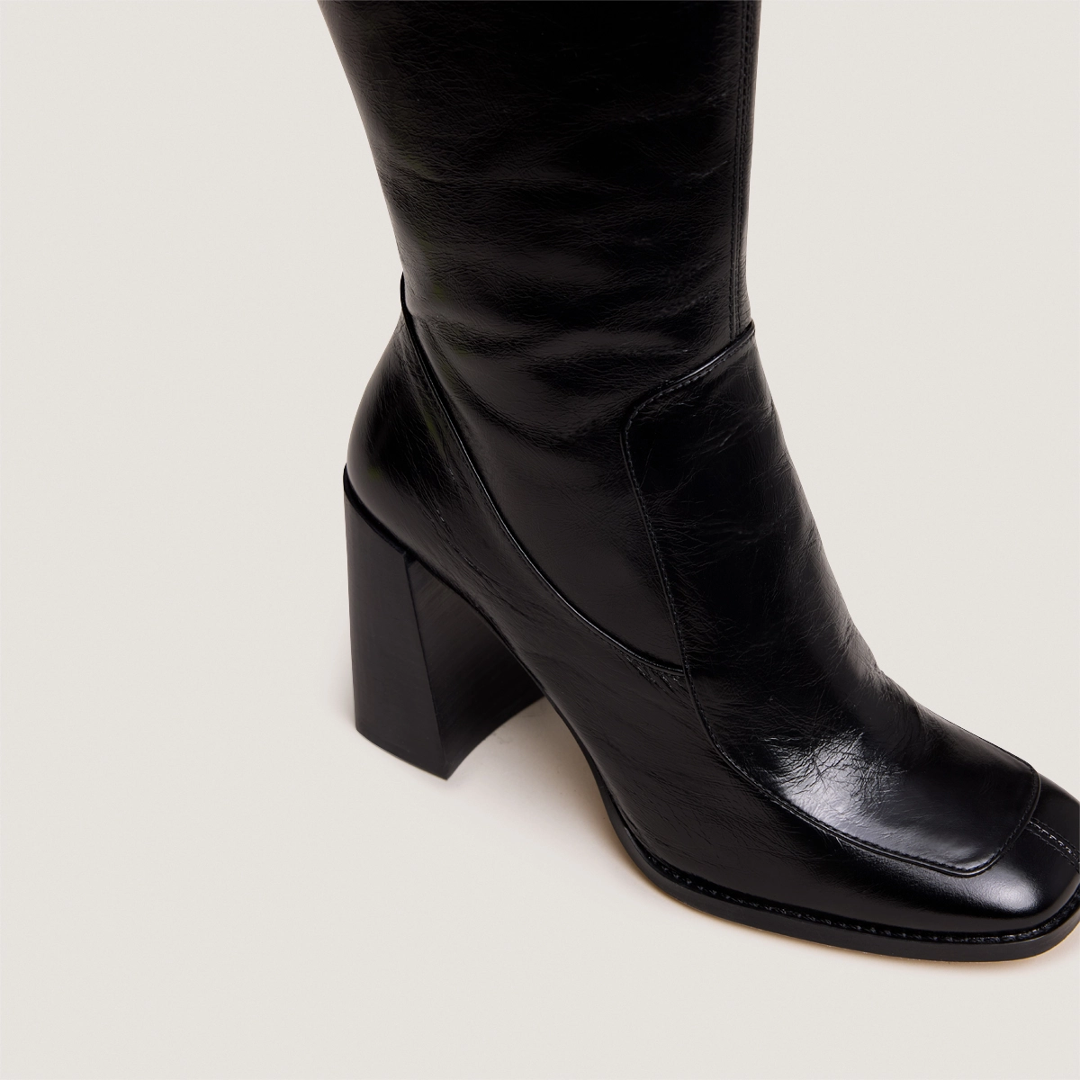 Bottes hautes &agrave; bouts carr&eacute;s en cuir vieilli noir taille mollet M | VAUBANE | Jonak