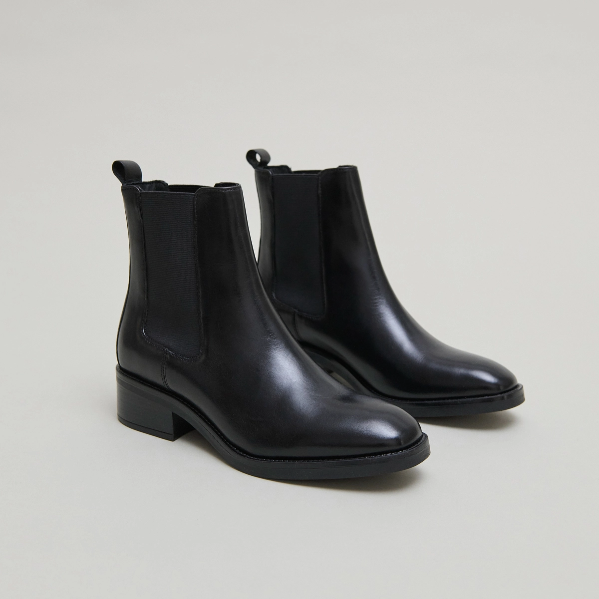 Boots à élastiques en cuir noir | GABRIELLE | Jonak