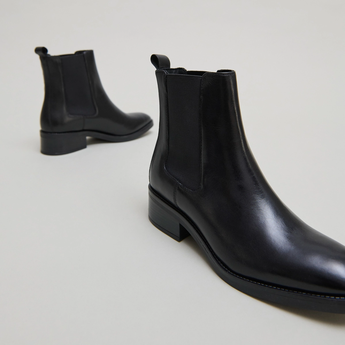 Boots à élastiques en cuir noir | GABRIELLE | Jonak