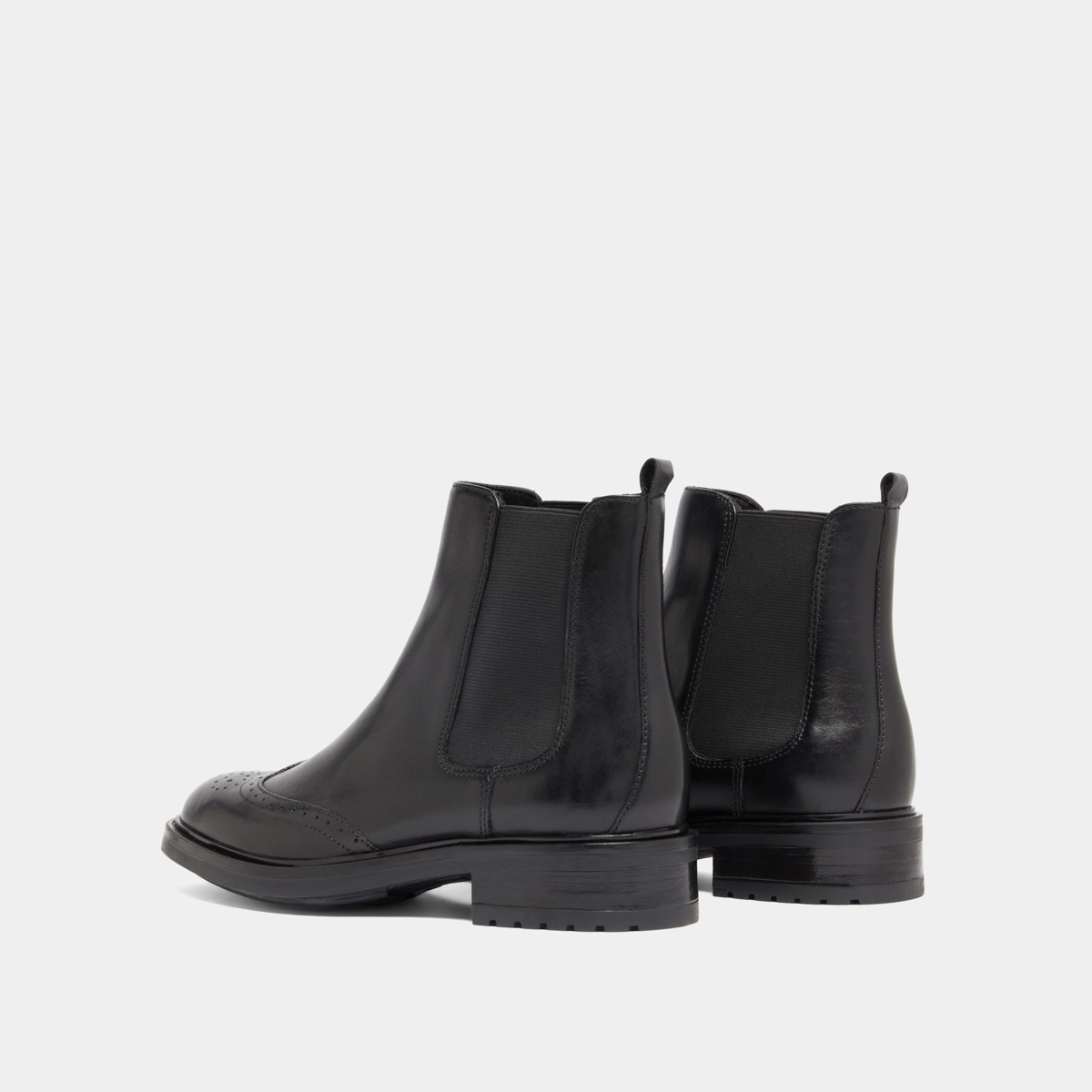 Boots basses &agrave; &eacute;lastiques et d&eacute;tails ajour&eacute;s en cuir noir | GADDY | Jonak