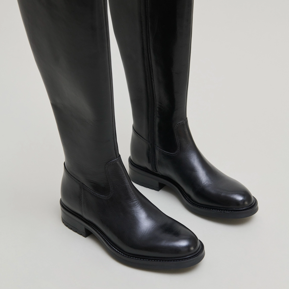 Bottes à talons crantés en cuir noir | GRACIANA | Jonak