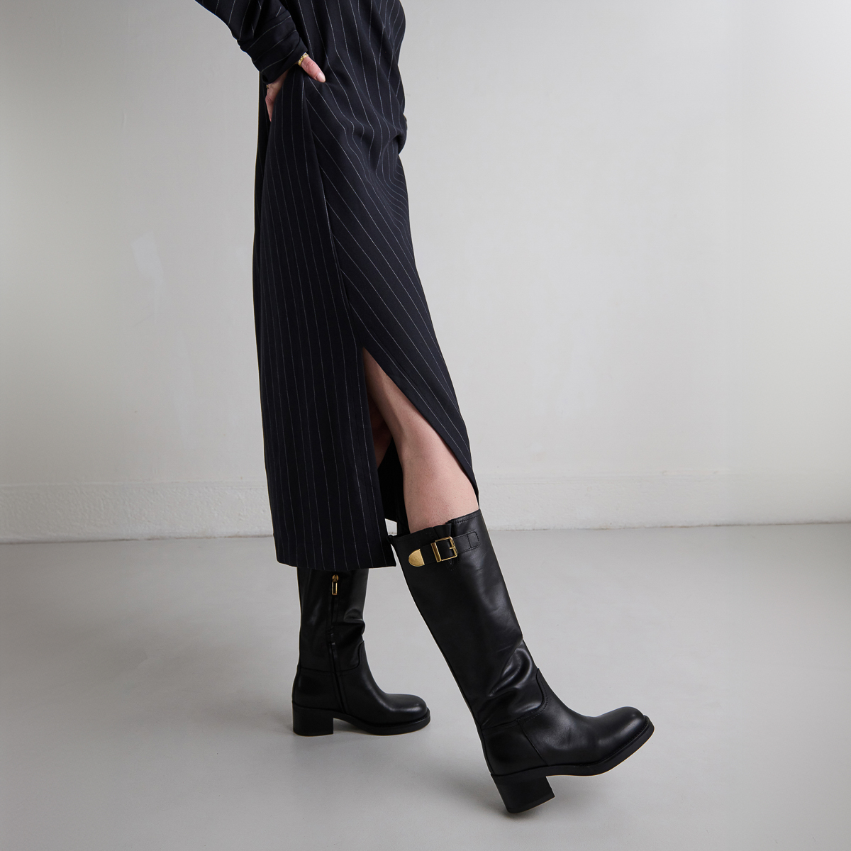 Bottes Hautes à Roulettes Loft Ann Taylor En Cuir Noir - Taille UK 6 Femme, Occasion