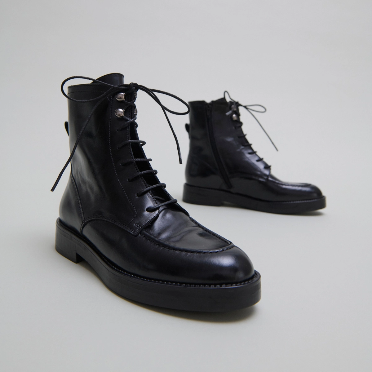 Boots &agrave; lacets en cuir noir | ALIDA | Jonak