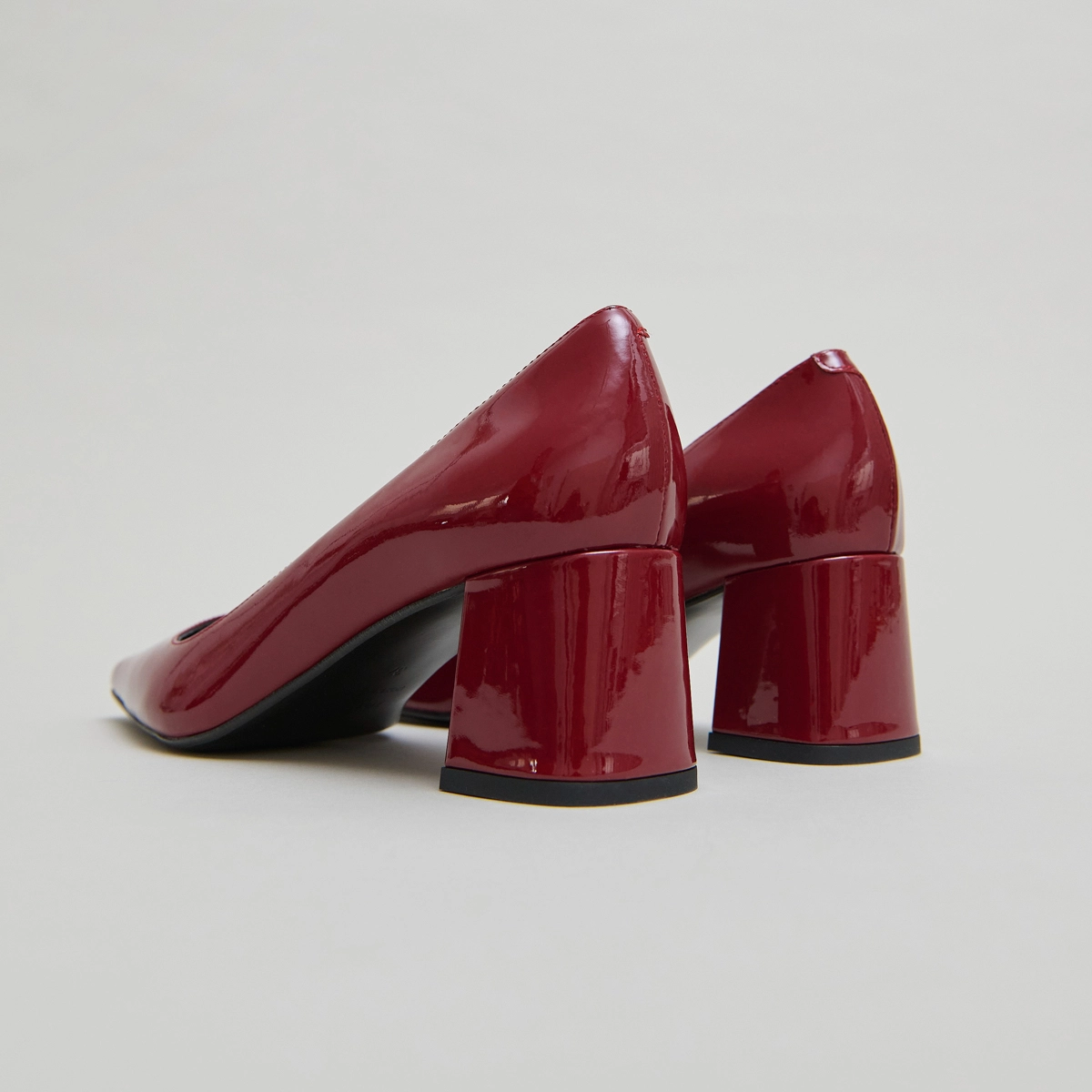 Escarpins &agrave; talons recouverts en vernis rouge carmin | DULINA | Jonak