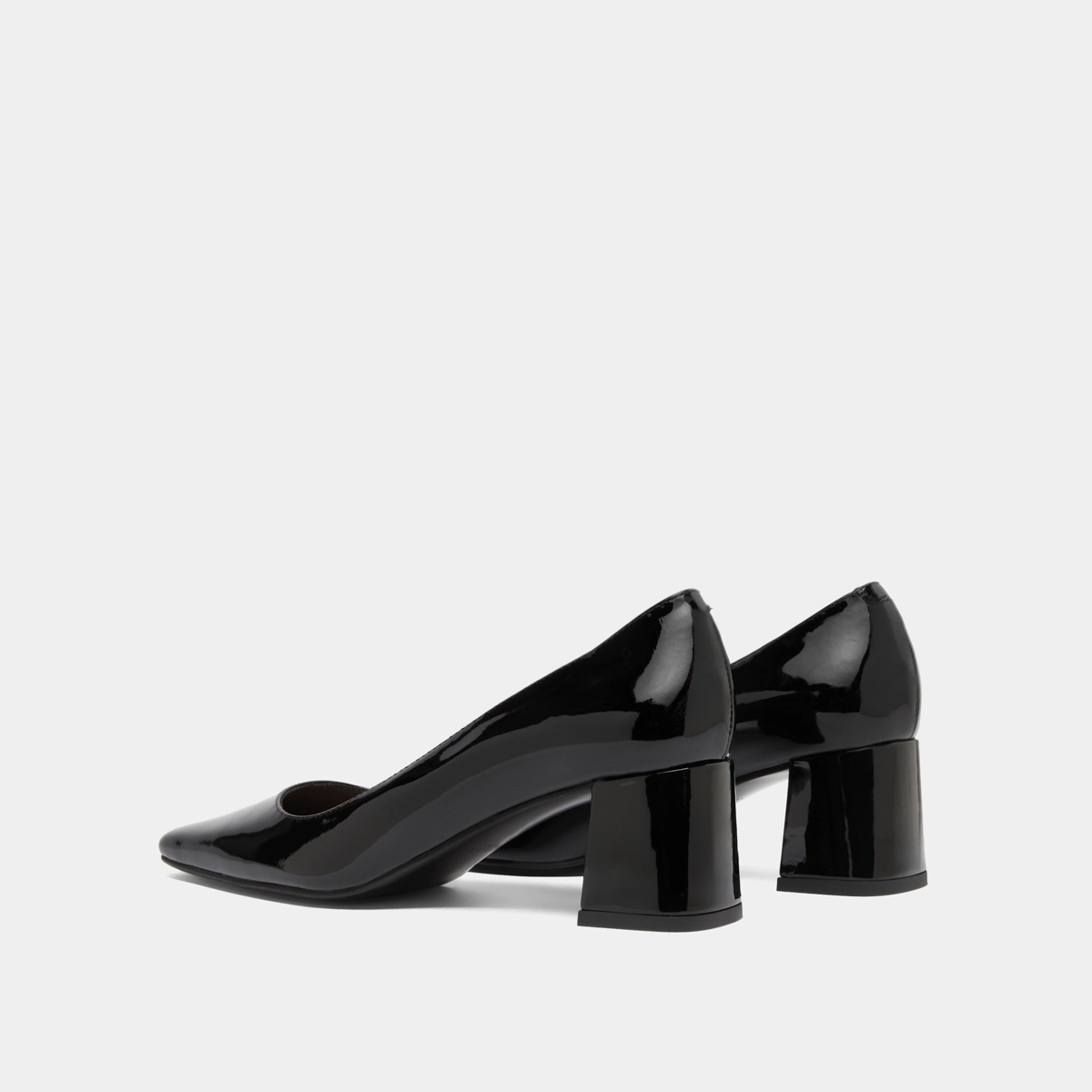 Escarpins &agrave; talons recouverts en vernis noir | DULINA | Jonak