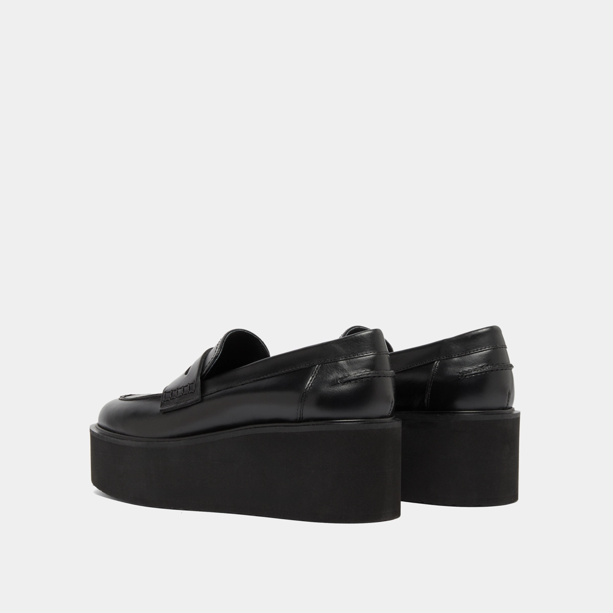 Mocassins compens&eacute;s en cuir noir | ANJA | Jonak