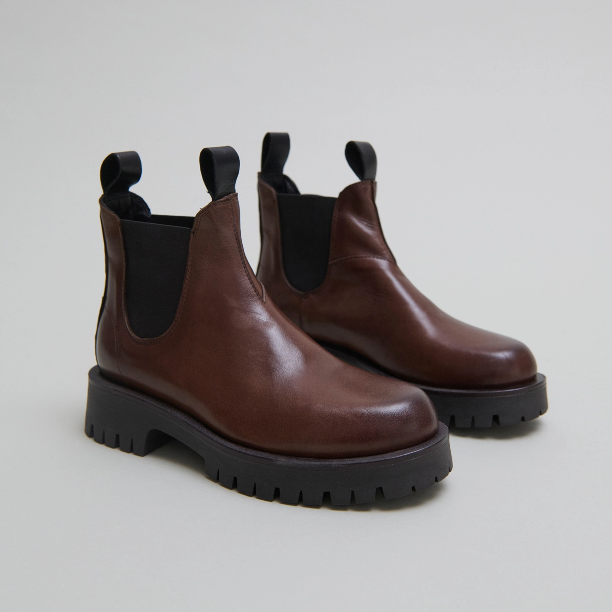 Boots à semelles crantées en cuir patiné marron | ROCHE | Jonak