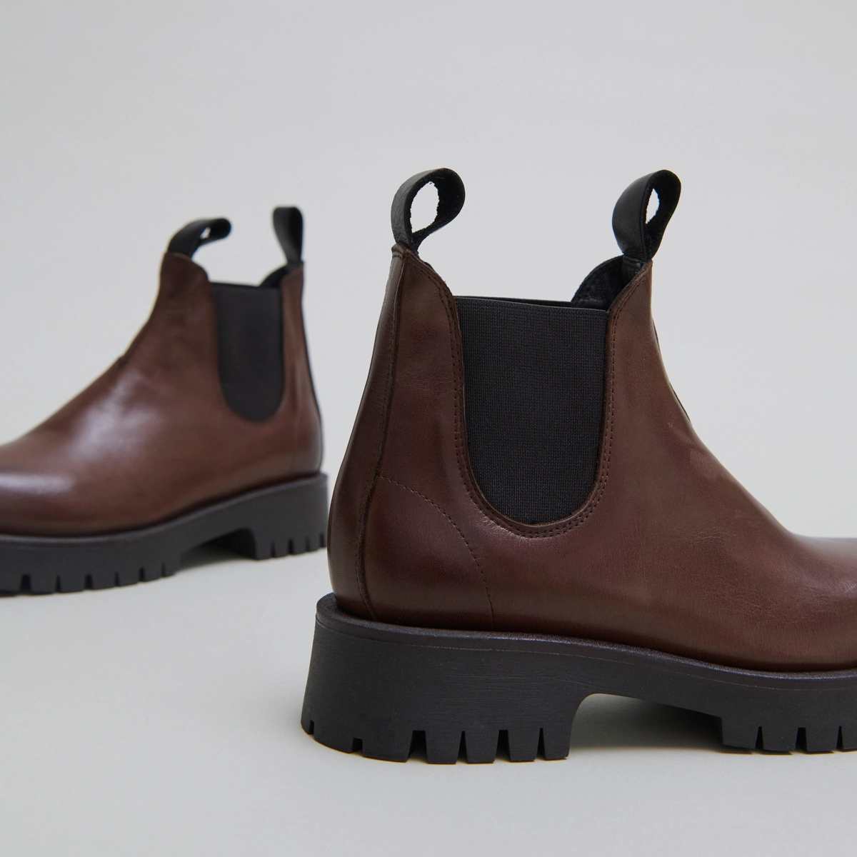 Boots à semelles crantées en cuir patiné marron | ROCHE | Jonak