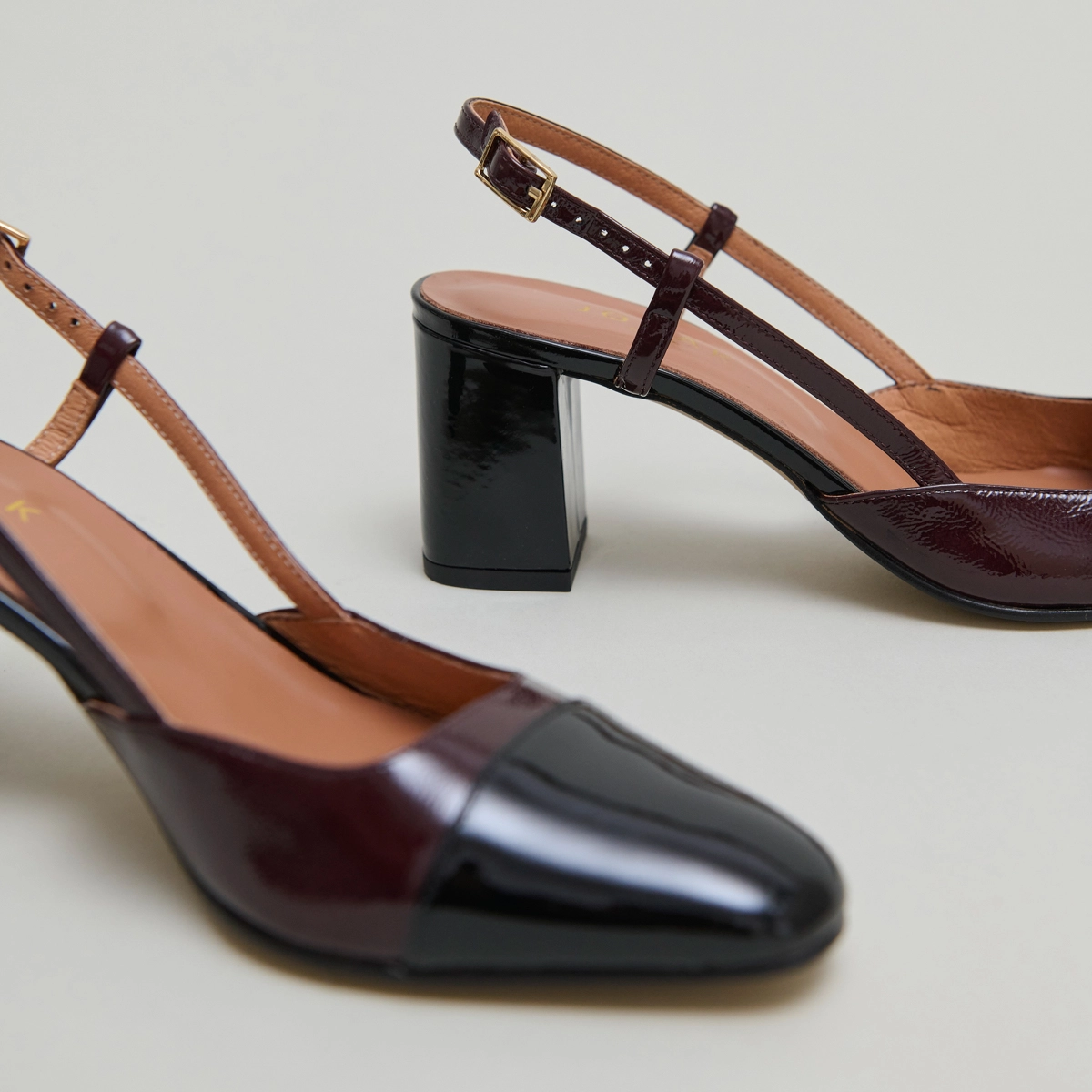 Slingbacks à talons en cuir verni noir et vernis plissé bordeaux | DHAPOP | Jonak