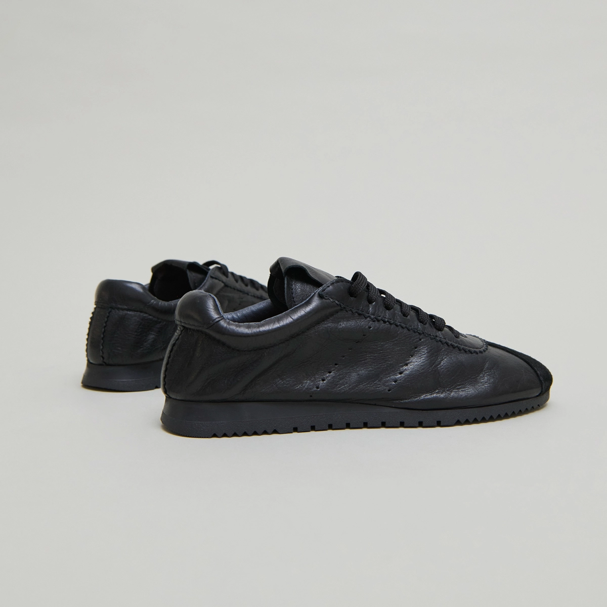 Baskets à lacets en croute et cuir noirs | DABON | Jonak