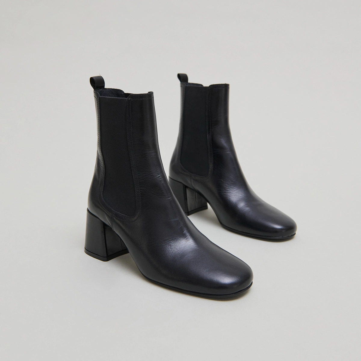 Bottines à talons et élastiques en cuir noir | DENON | Jonak