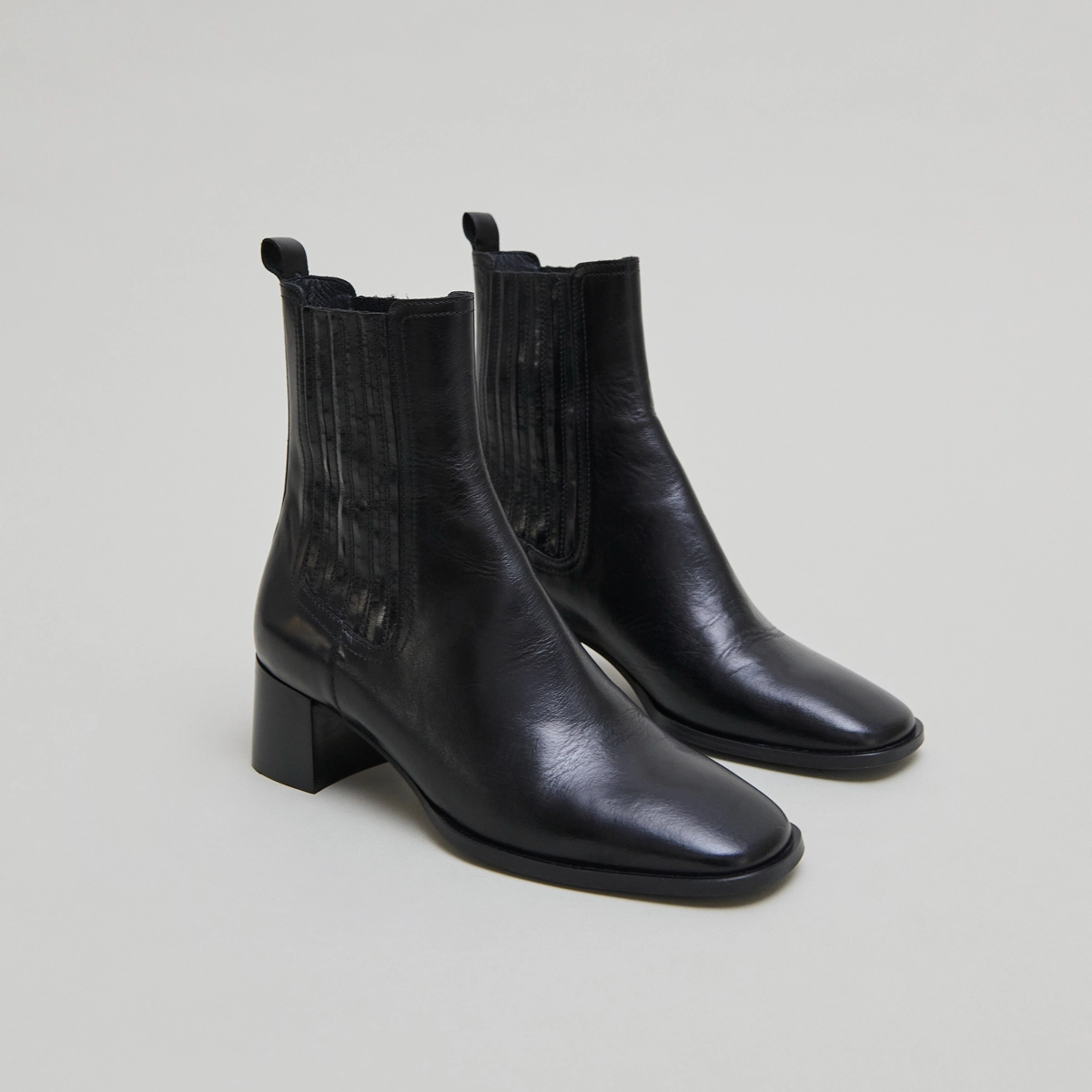 Bottines à fronces en cuir noir | DINGO | Jonak