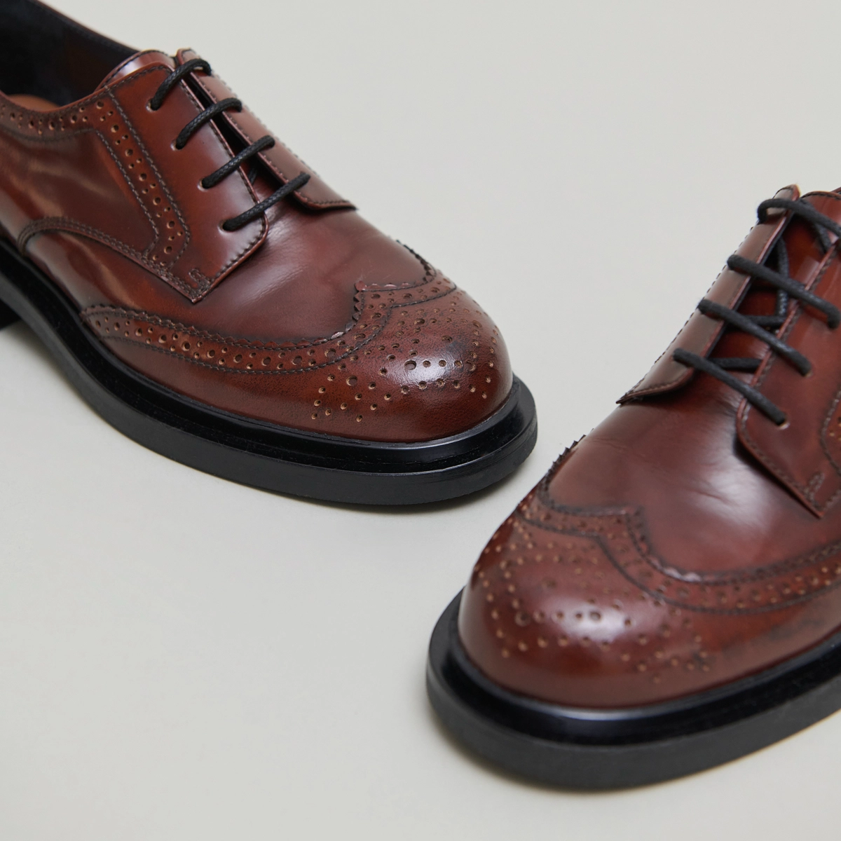 Derbies ajour&eacute;es en cuir glac&eacute; marron | DUERMO | Jonak