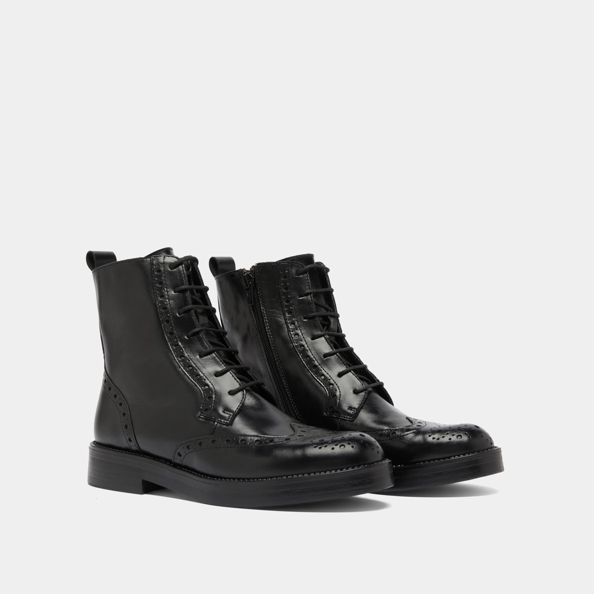 Boots à lacets en cuir noir | ARI | Jonak