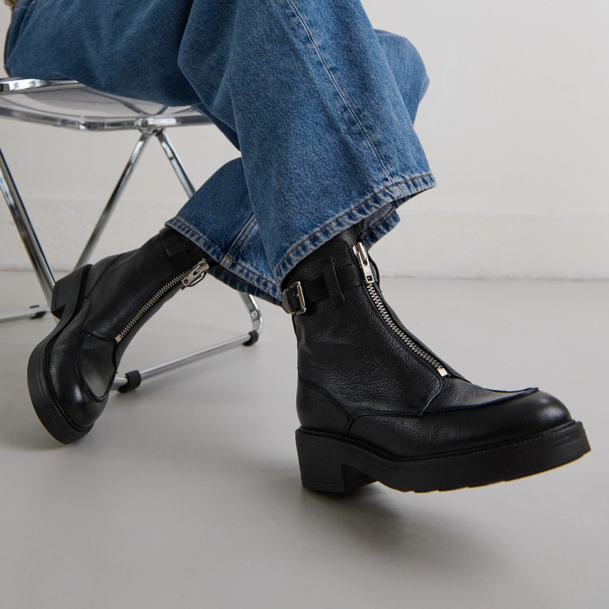 Boots à fermetures éclairs en cuir grainé et cuir noirs | ARIO | Jonak