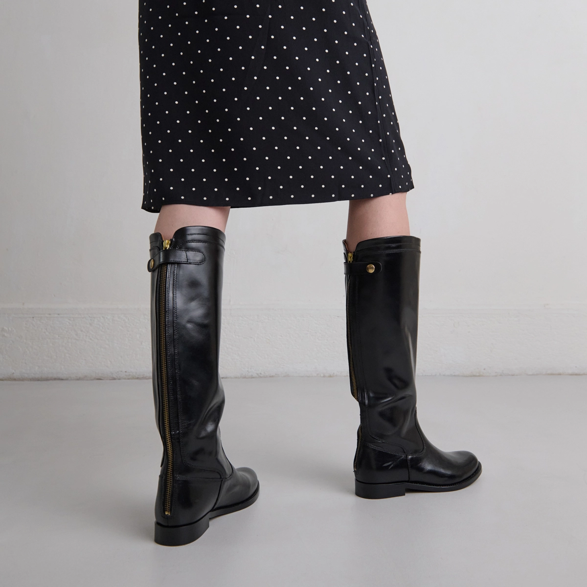 Bottes à fermetures éclairs arrières en cuir noir | AUROS | Jonak