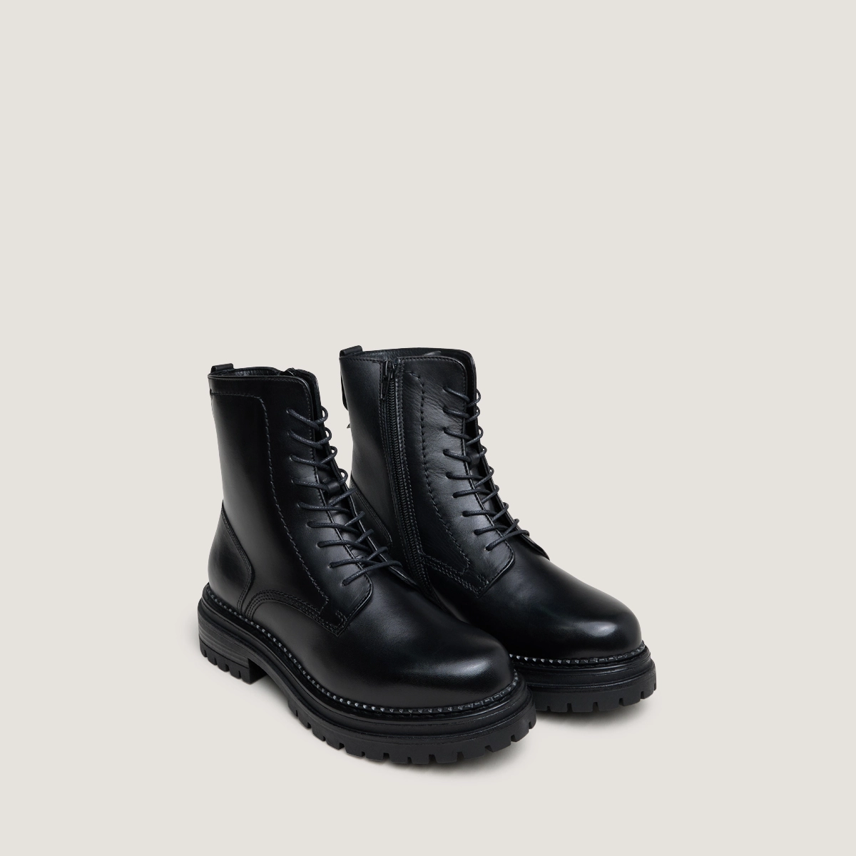 Boots à lacets et semelles crantées en cuir noir | ADALICE | Jonak