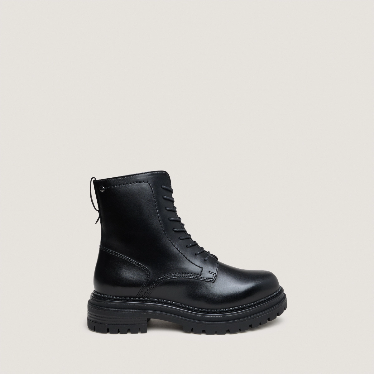 Boots à lacets et semelles crantées en cuir noir | ADALICE | Jonak