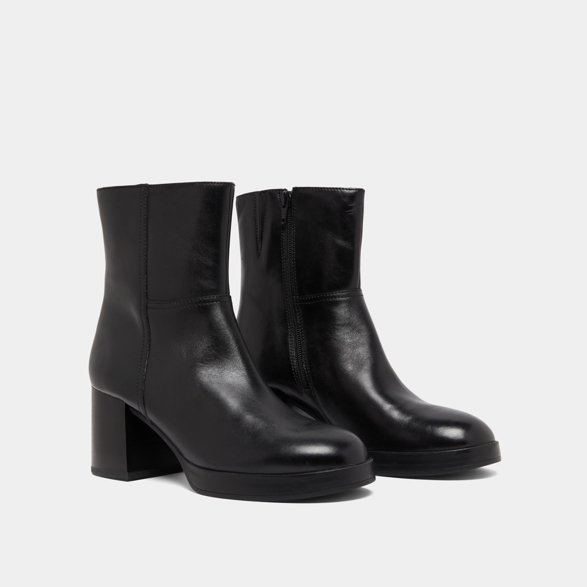 Bottines &agrave; talons flare en cuir noir | ANELLE | Jonak