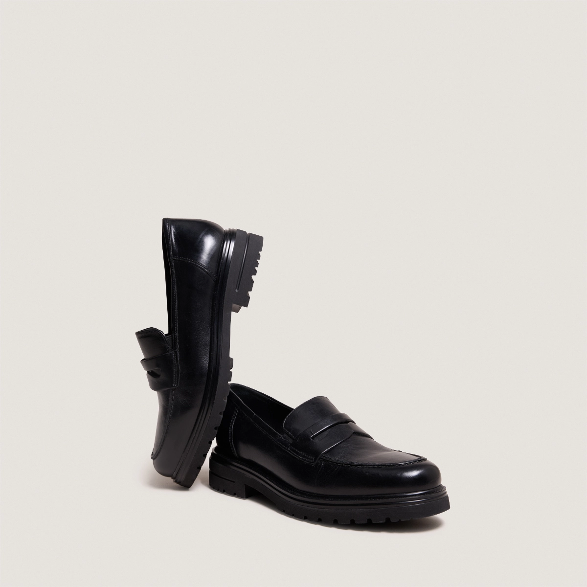 Mocassins à semelles crantées en cuir noir | ARLO | Jonak