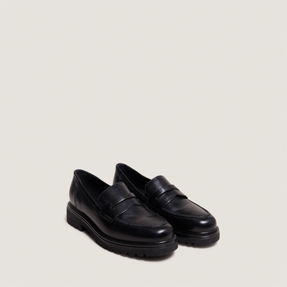 Mocassins à semelles crantées en cuir noir | ARLO | Jonak