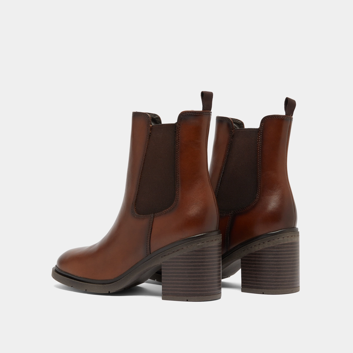 Bottines à élastiques et bouts arrondis.... en cuir cognac | ATILA | Jonak
