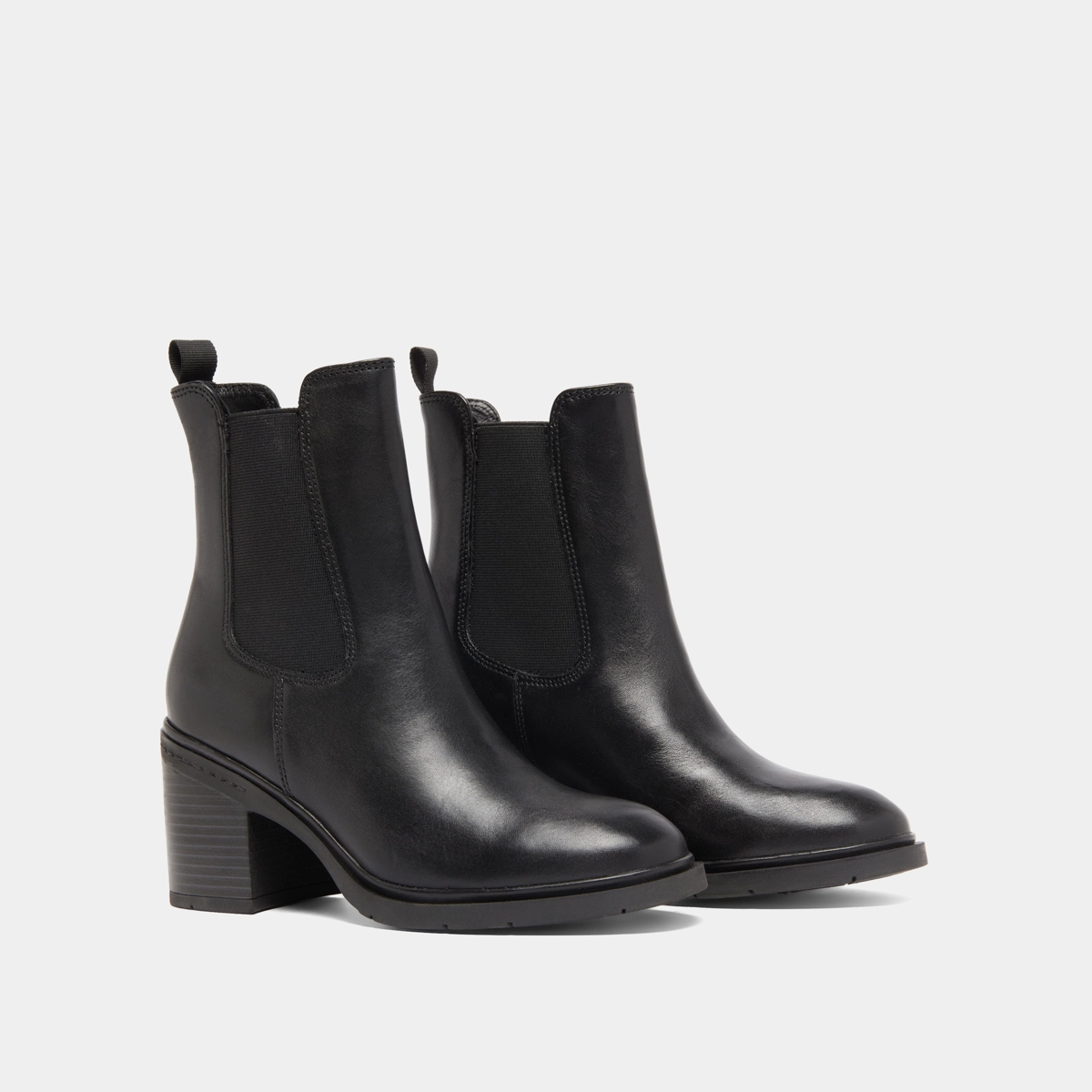 Bottines à élastiques et bouts arrondis.... en cuir noir | ATILA | Jonak