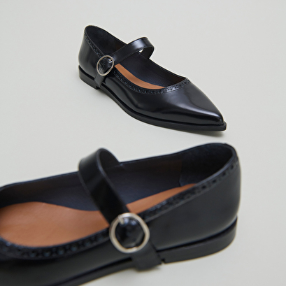 Ballerines à bouts pointus en cuir glacé noir | DEMIA | Jonak