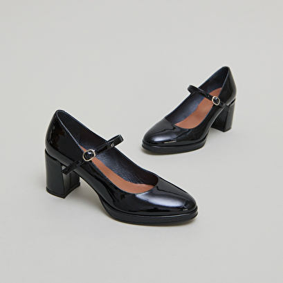 Babies à talons en vernis noir | DEBRE | Jonak