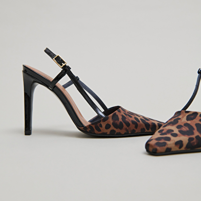 Escarpins slingbacks en textile léopard marron et vernis noir | DIMA | Jonak