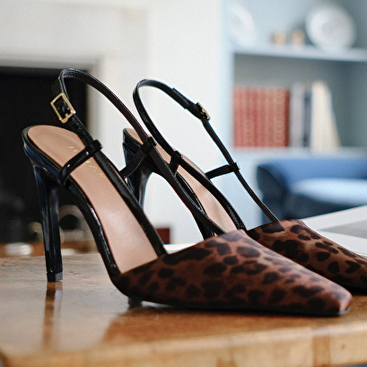 Escarpins slingbacks en textile léopard marron et vernis noir | DIMA | Jonak