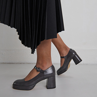 Babies à talons et brides uniques en cuir brillant gris | VUELO | Jonak