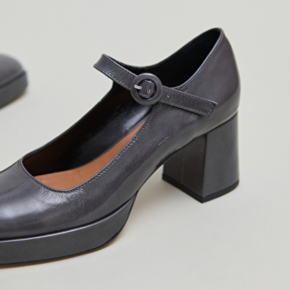Babies à talons et brides uniques en cuir brillant gris | VUELO | Jonak
