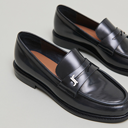 Mocassins à bouts arrondis en cuir glacé gris | DUEDI | Jonak