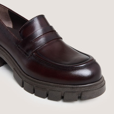 Mocassins &agrave; semelles crant&eacute;es brun rouge