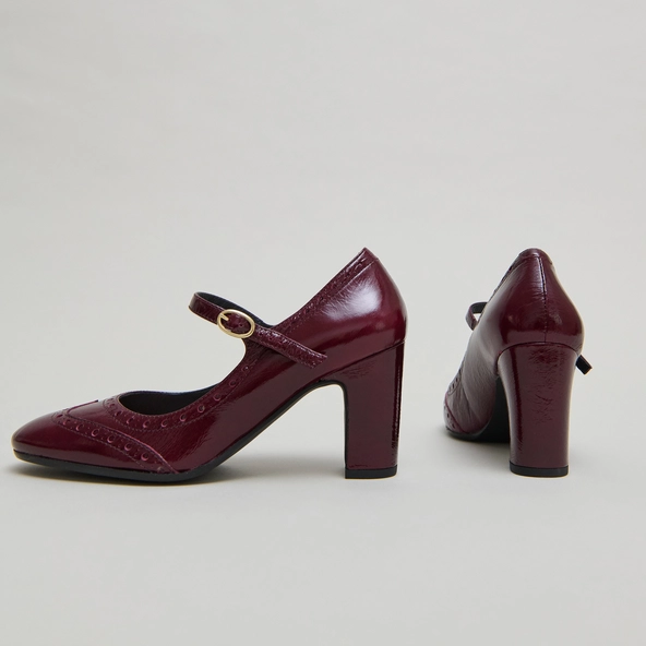 Babies à talons et détails perforés en cuir brillant bordeaux | DIRIOS | Jonak
