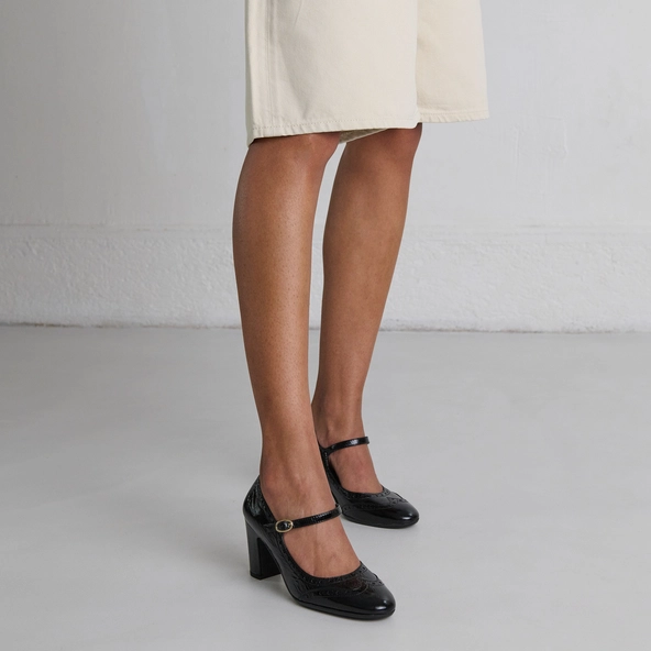 Babies à talons et détails perforés en cuir brillant noir | DIRIOS | Jonak