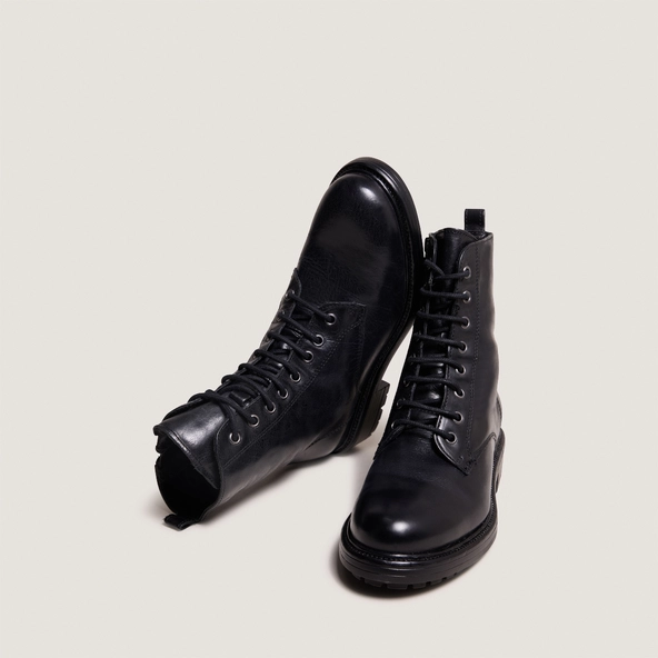 Boots à lacets et semelles crantées en cuir noir | CELIMENE | Jonak