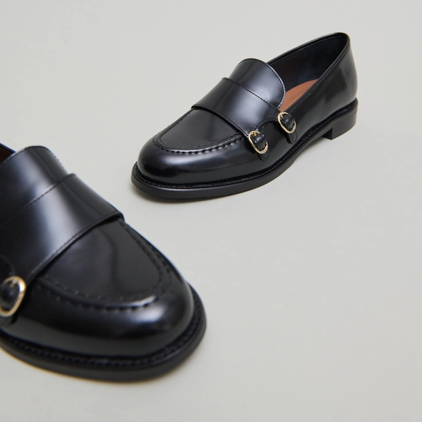 Mocassins à boucles ajustables en cuir glacé noir | DRIZZA | Jonak