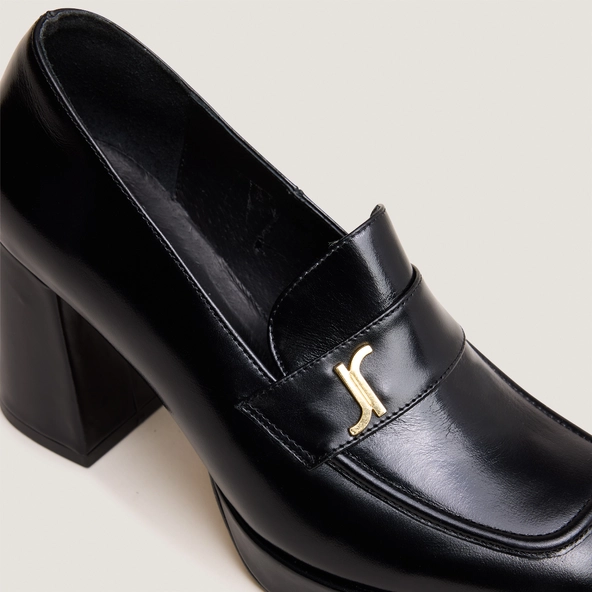 Mocassins avec monogramme en cuir noir | VIOLON | Jonak