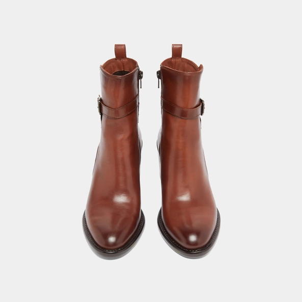 Bottines à talons et boucles en cuir patiné cognac | CAJOU | Jonak