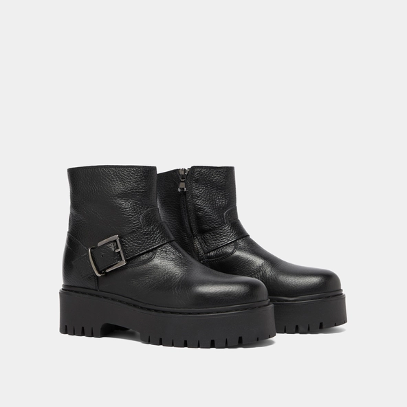 Boots &agrave; semelles crant&eacute;es et boucles en cuir grain&eacute; noir | RANA | Jonak