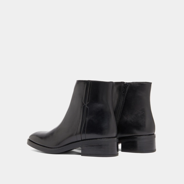 Boots basses en cuir noir | GAB | Jonak
